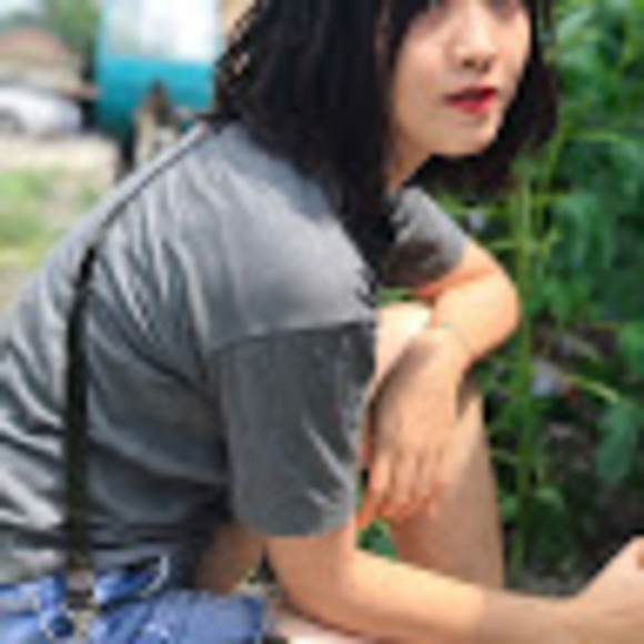 Meet your Posher, Queenie - Picture 1 of 1